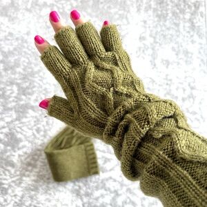 Olive Green Chunky Knit Fingerless Gloves